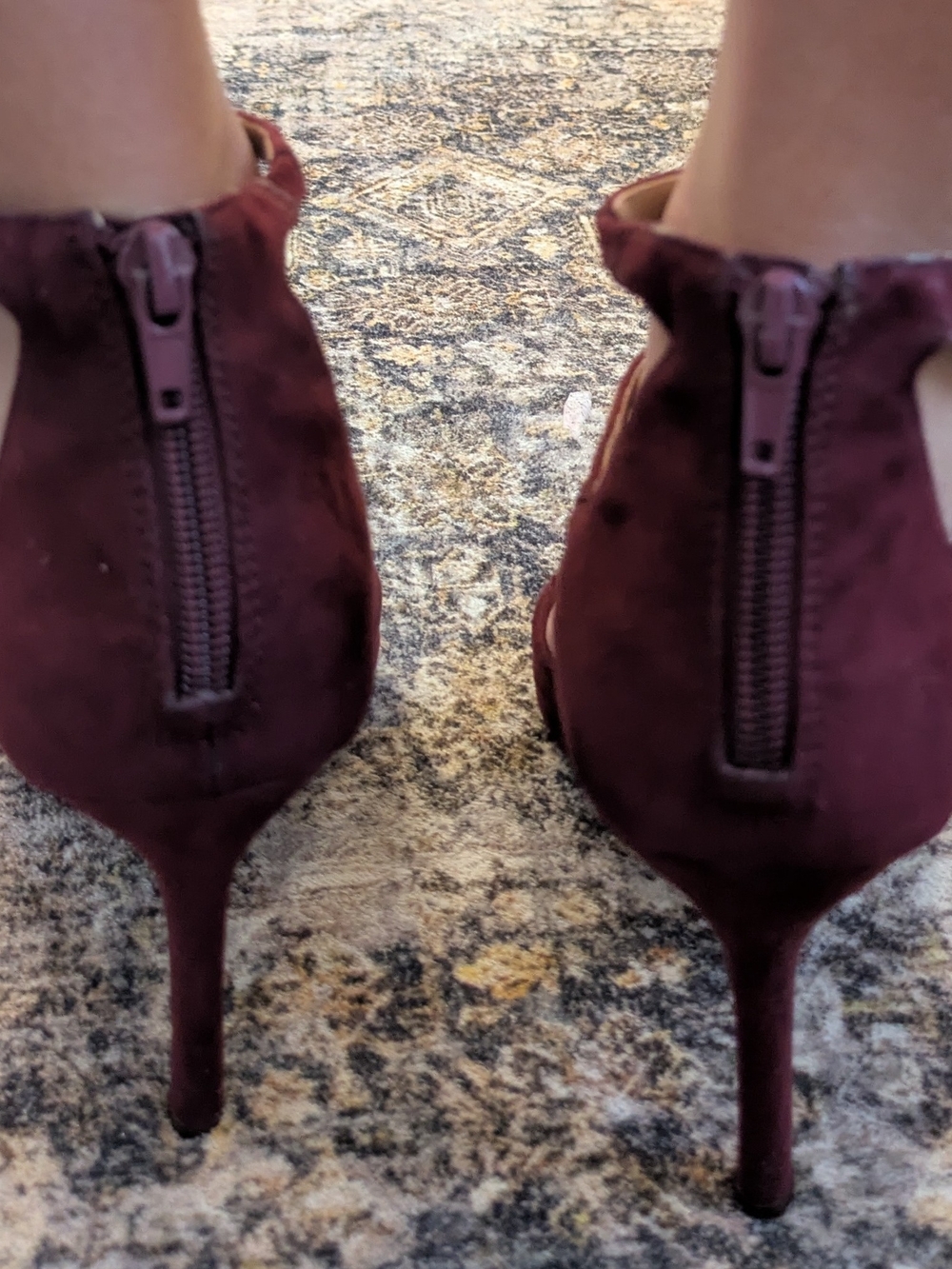 Saks Fifth Avenue Burgundy Suede Strappy Pumps Pointed Toe Heel Size 7.5 - Picture 4 of 10